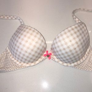 Victoria’s Secret Body by Victoria Push-up Bra